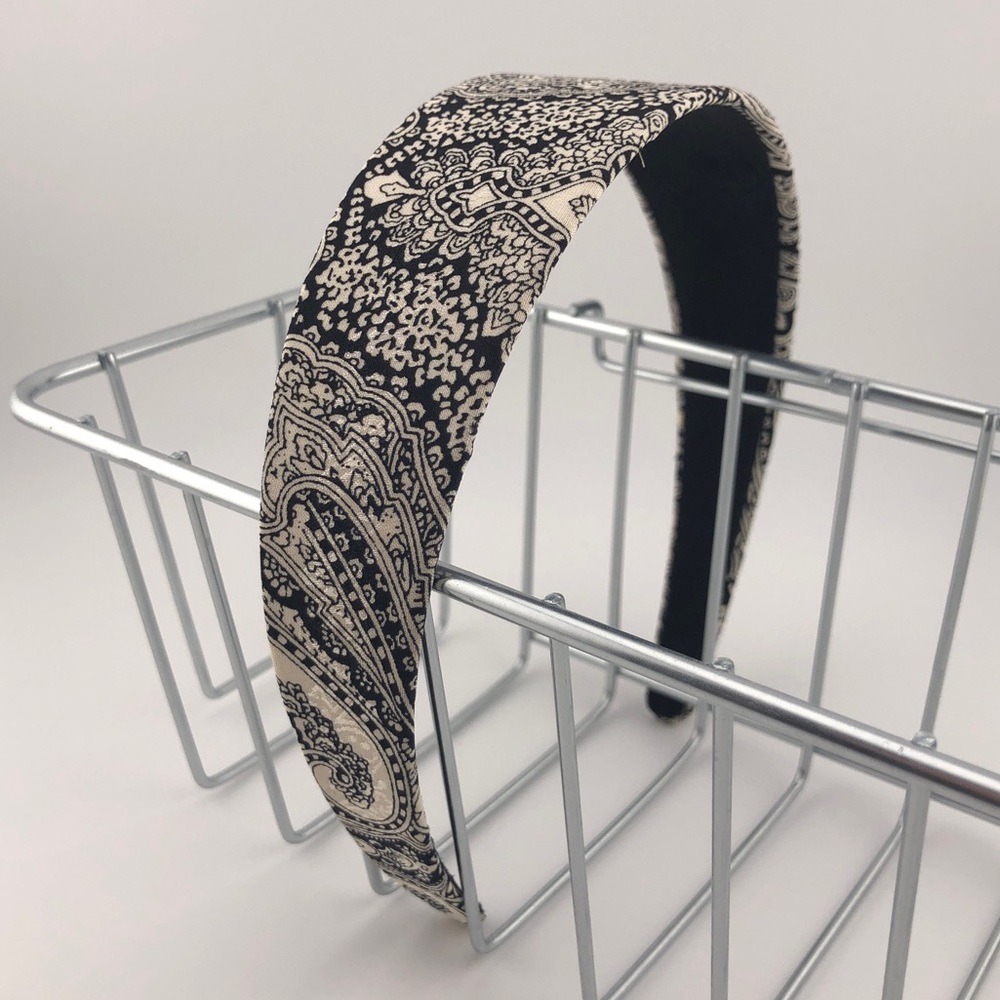 Silk Headband, New, Handmade - Blck and White Pattern - Picture 8 of 8